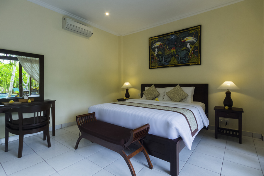 Nyoman Sandi Guest House room and facilities